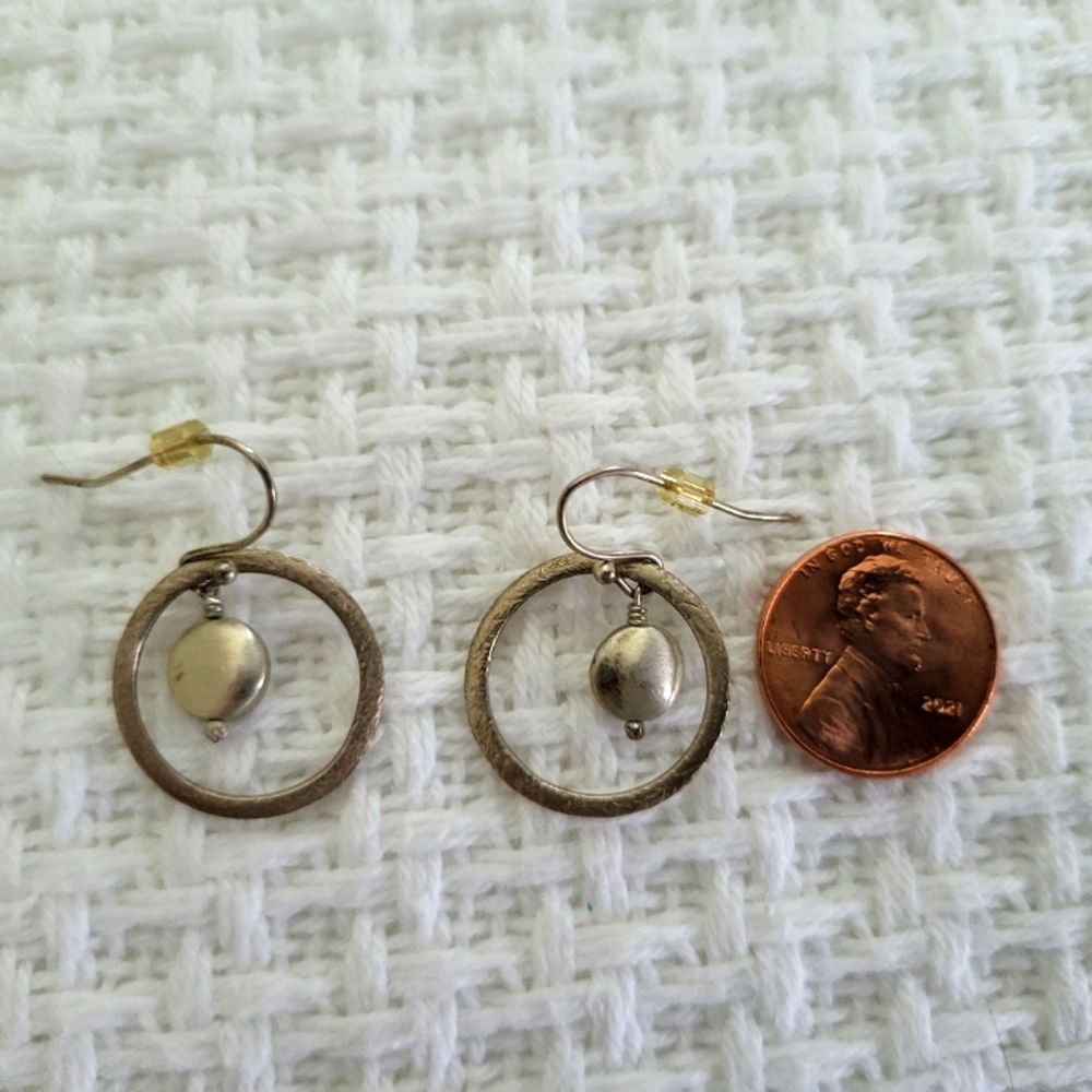 Dangle brushed silver earrings